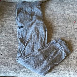 Under Armour Men’s Grey sweatpants jogger’s. Size Large. Worn once.